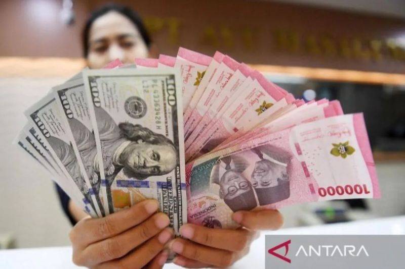 Rupiah Melemah Dipengaruhi Kenaikan Harga Minyak Hingga Obligasi AS
