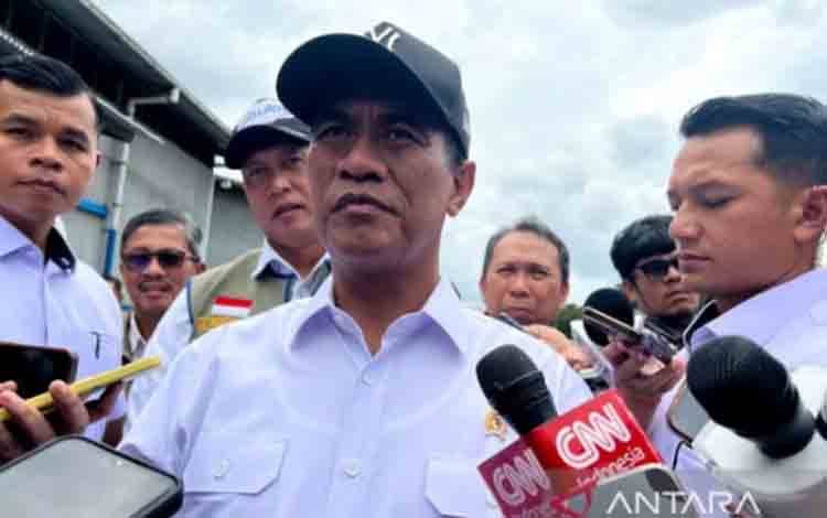 Kepala Bapanas sekaligus Menteri Pertanian Andi Amran Sulaiman menjawab pertanyaan awak media di Jakarta, Rabu (4/3/2026). ANTARA/Harianto