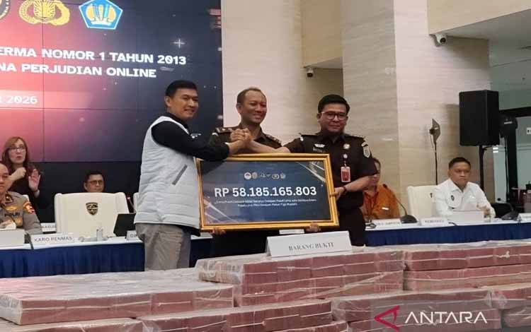 Polri Serahkan Uang Rp58,1 Miliar dari Kasus Judol kepada Kejaksaan