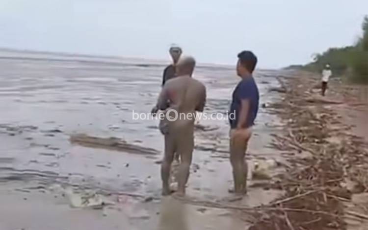 Dua Nelayan Asal Tabunganen Terdampar di Pantai Batu Lima Usai Kelotok Karam