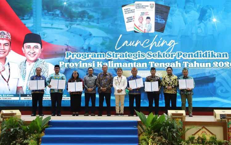 UMPR-Gubernur Kalteng Kerja Sama Kuliah Gratis 1 Rumah 1 Sarjana