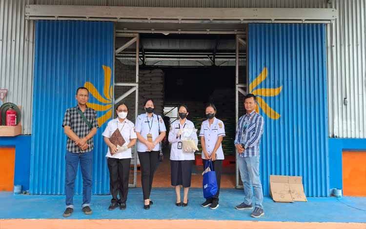 Sampel Beras SPHP Kalteng Bakal Diuji di Laboratorium Terakreditasi KAN