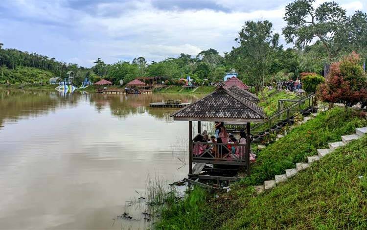 Objek wisata DAM Trinsing di Kabupaten Barito Utara. (FOTO: Dhani)