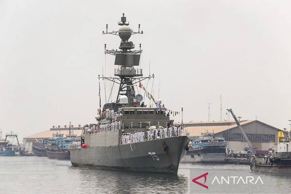 Arsip foto - IRIS Dena adalah fregat kelas Moudge di Armada Selatan Angkatan Laut Republik Islam Iran. ANTARA/HO-Wikipedia/pri.