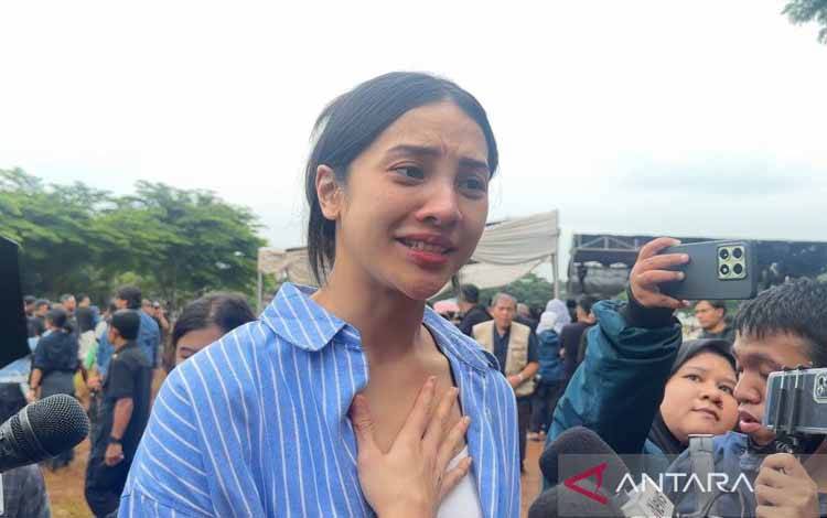 Anya Geraldine Mengaku Mengalami Hal Tak Biasa saat Vidi Meninggal