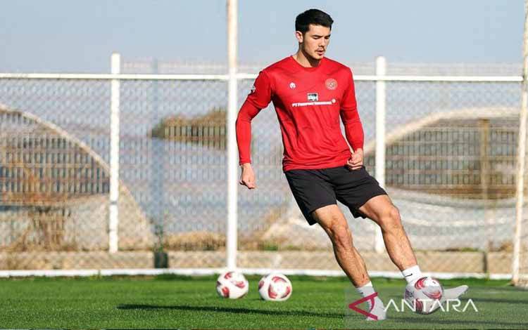 Bek tim nasional Indonesia Elkan Baggot saat menjalani latihan di TC timnas yang berlangsung di Antalya, Turki, Kamis (4/1/2023). ANTARA/HO-PSSI/am.