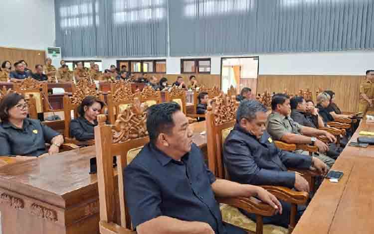 DPRD Gumas Gelar Rapat Paripurna Terkait Penyampaian Hasil Reses
