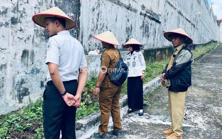 Dinas PUPR Perkim Tinjau Tembok Pembatas Rutan Tamiang Layang yang Mulai Miring
