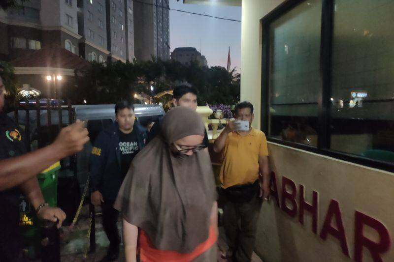 Terlilit Pinjol, Wanita ini Curi Perhiasan Sahabat Senilai Rp300 Juta
