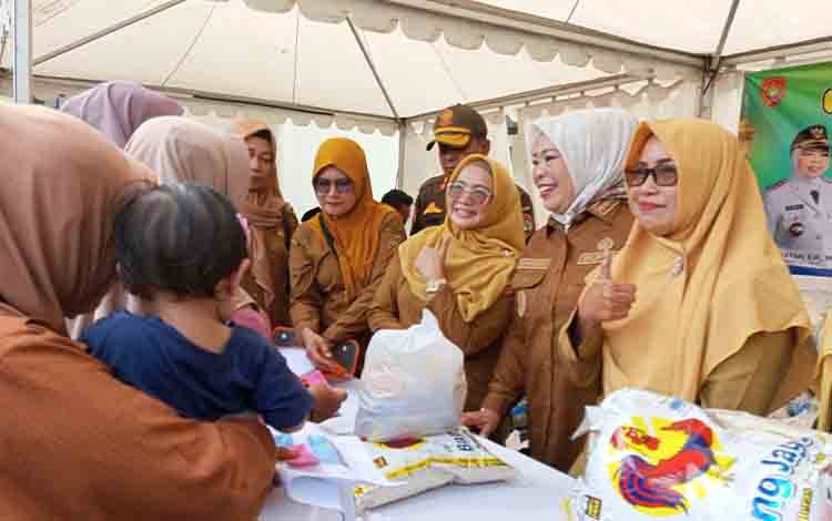 Pemkab Kobar Gelar Operasi Pasar Murah, Ribuan Paket Sembako Disubsidi untuk Masyarakat