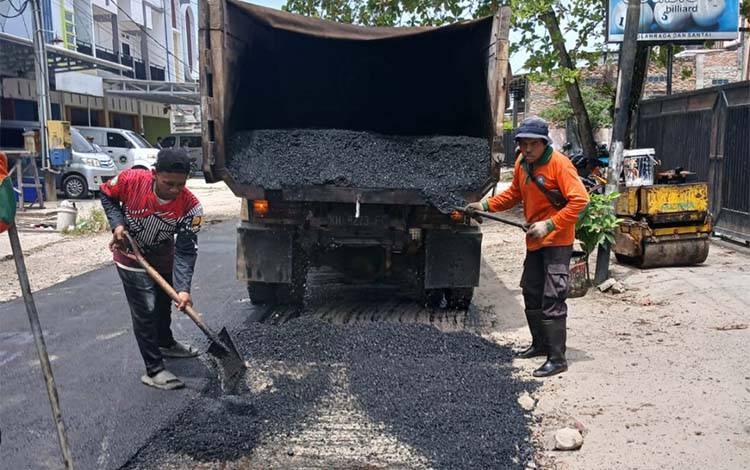 Pemkab Kotim Kerahkan Tim Siaga Tangani Jalan Rusak Jelang Idulfitri