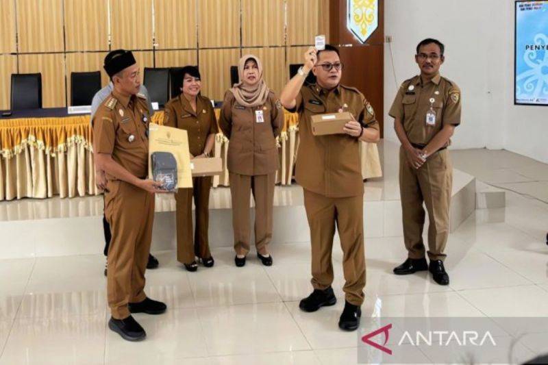 10.573 Warga Barito Selatan Terima Kartu Huma Betang Sejahtera dari Pemprov Kalteng