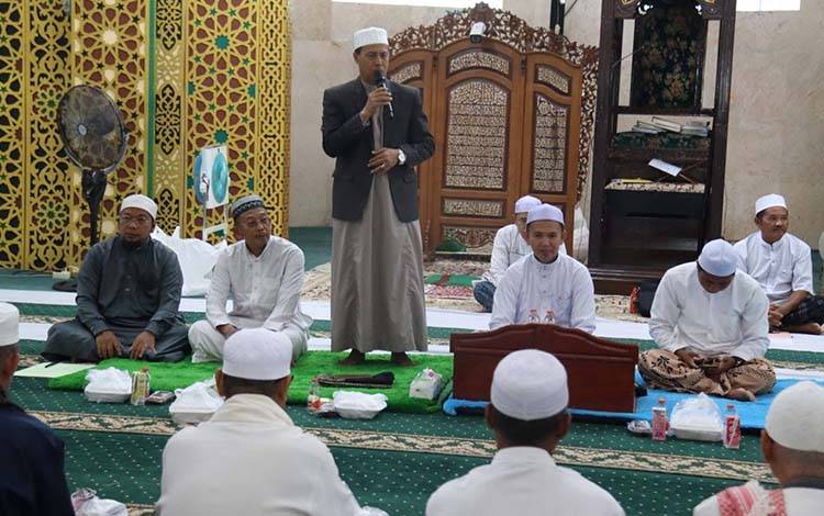Wabup Seruyan Hadiri Peringatan Nuzulul Qur'an dan Haul Siti Khadijah Qubro di Masjid Agung Nurul Yaqin