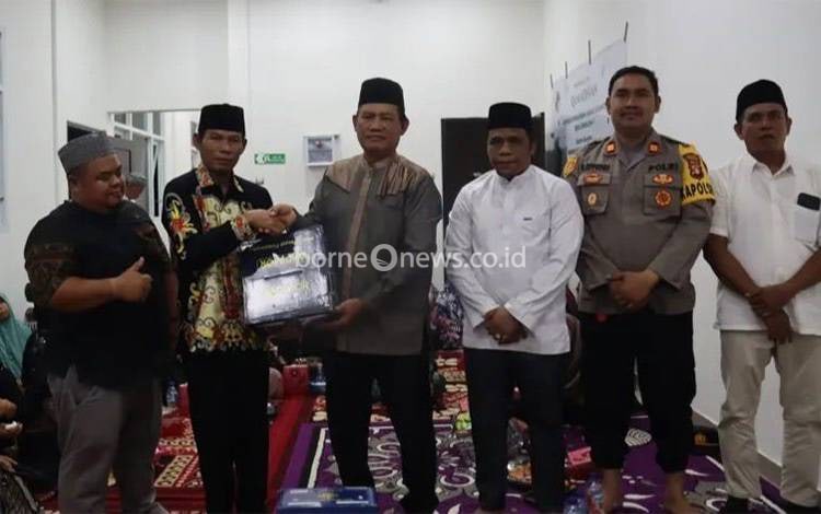 Bupati Seruyan Hadiri Pembinaan Kelembagaan Koperasi dan Buka Puasa Bersama di Desa Sembuluh I