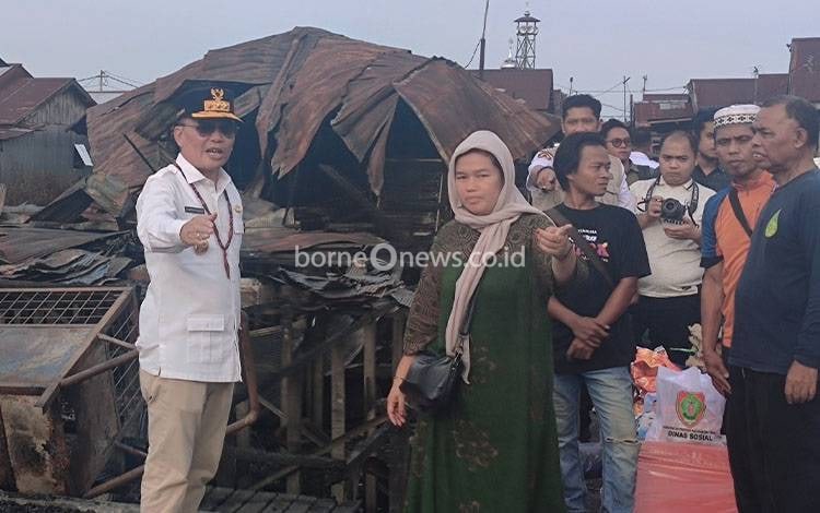 Gubernur Kalteng Agustiar Sabran Semangati Korban Kebakaran di Gang Suka Maju Palangka Raya
