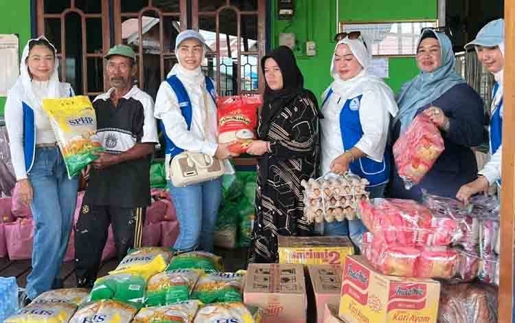 IWAPI Kalteng Salurkan Bantuan Pangan untuk Korban Kebakaran di Gang Sukamaju