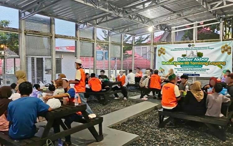 Bukber Akbar di Rutan Tamiang Layang Jadi Kesempatan Lepas Rindu dengan Keluarga