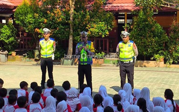 Satlantas Polres Seruyan Sosialisasikan Bahaya Sepeda Listrik di Jalan Raya