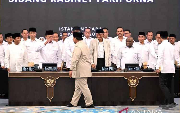 Prabowo Minta Jajaran Kabinet Beri Contoh Tak Gelar Open House Mewah