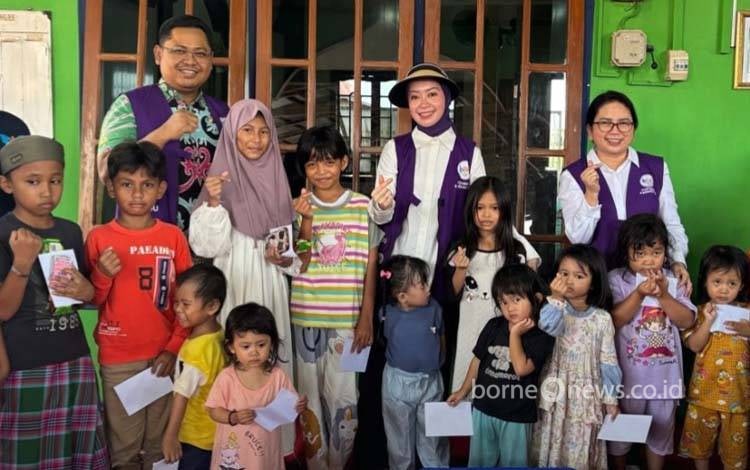Ketua TP PKK Palangka Raya Beri Bantuan Korban Kebararan Jalan Dr Murjani Gang Suka Maju II
