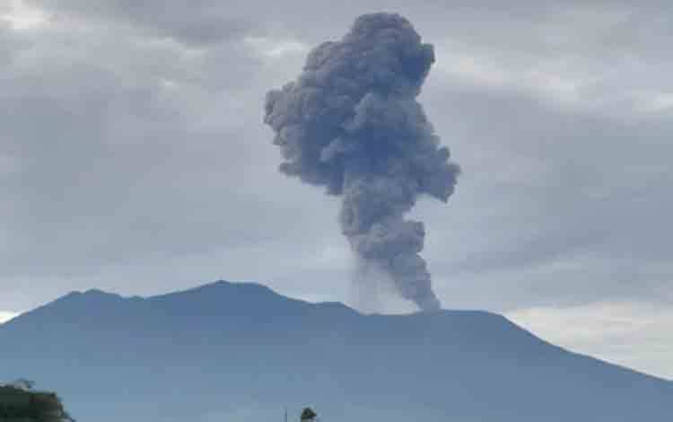 PGA Laporkan Gunung Marapi Erupsi Sabtu malam dengan Durasi 201 Detik