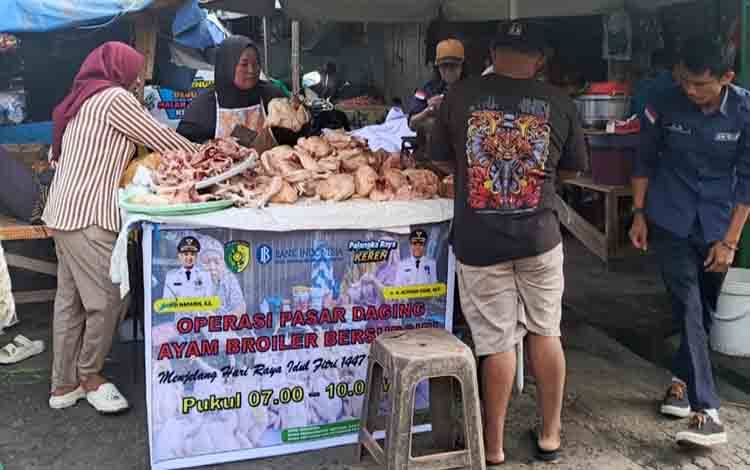 Wali Kota Palangka Raya Ajak Masyarakat Manfaatkan Pasar Daging Ayam Broiler Bersubsidi