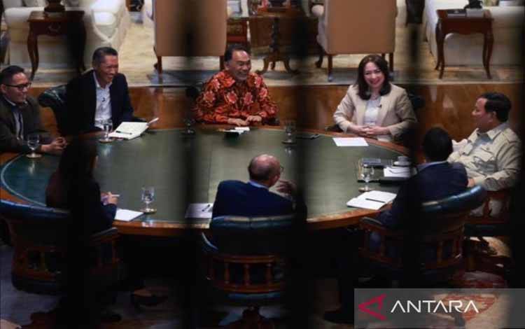 Prabowo Diskusi Bahas Isu Terkini dengan Jurnalis dan Para Ahli