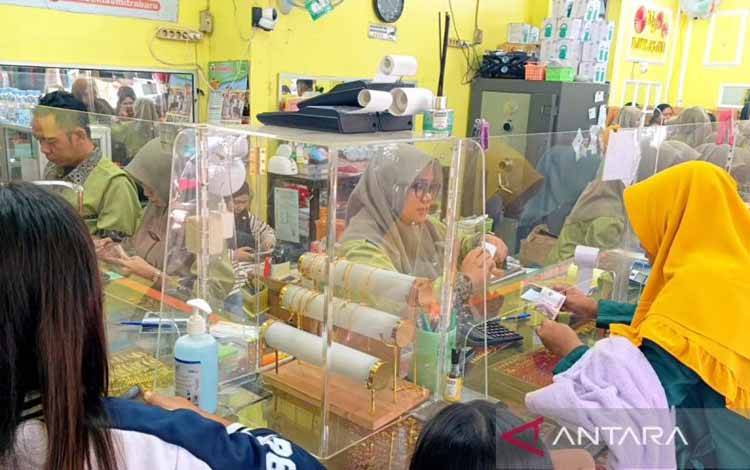 Harga Cabai dan Emas Melonjak di Kobar, Ikan dan Kacang Tanah Turun