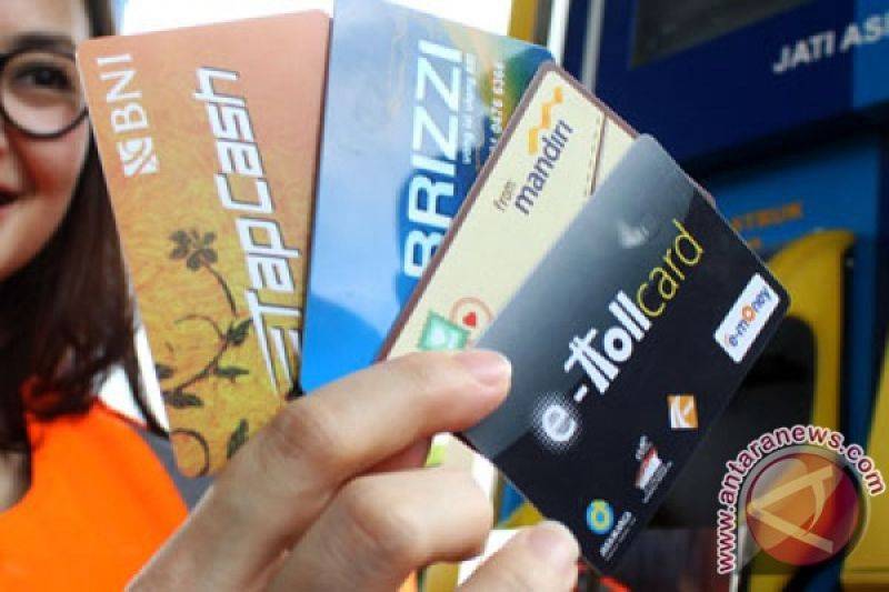 Jasa Marga Imbau Pengguna Tol Gunakan Satu Kartu e-Toll Saat Transaksi