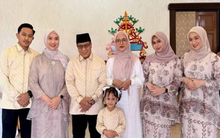 Hangat dan Penuh Makna, Ketua DPRD Rayakan Idul Fitri Bersama Keluarga