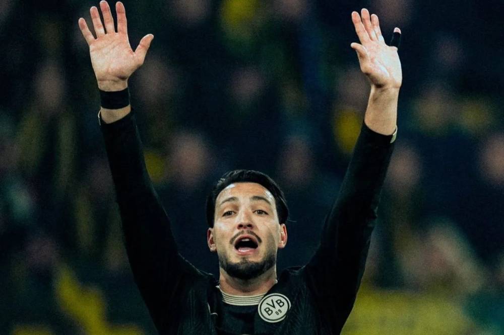 Borussia Dortmund Bangkit Kalahkan Hamburg 3-2
