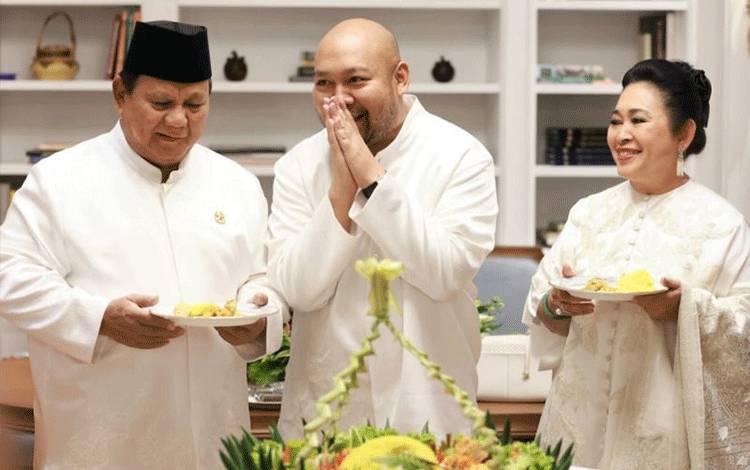 Prabowo Rayakan Idul Fitri Sekaligus Syukuran Ulang Tahun Putranya