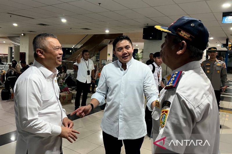 Angkutan Lebaran 2026 Dinilai Lebih Lancar, Seskab Teddy: Sesuai Harapan Presiden