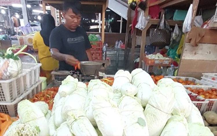 DKUKMPP Kotim Terus Pantau Fluktuasi Harga Bahan Pangan di Pasar Pasca Lebaran