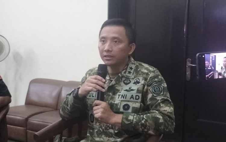 Kepala Pusat Penerangan Mabes TNI Mayjen TNI Aulia Dwi Nasrullah kepada awak media di Jakarta Pusat, Selasa (17/3/2026) (ANTARA/Walda Marison)