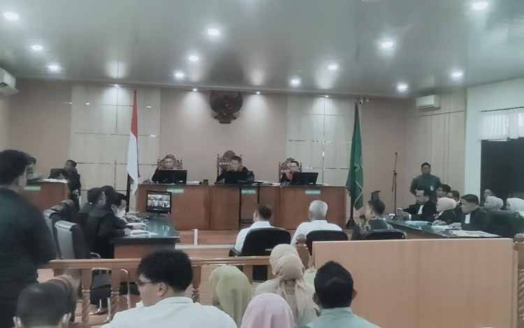 Gubernur Riau Nonaktif Abdul Wahid Jalani Sidang Perdana