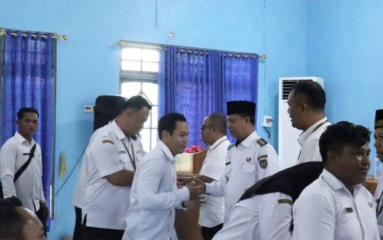 Wabup Seruyan Sidak SKPD dan Tekankan Disiplin ASN