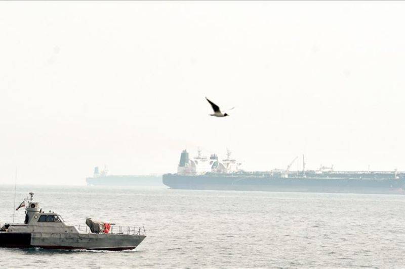 Dua Tanker Meledak di Selat Hormuz, Iran Tuding AS Paksa Melintas