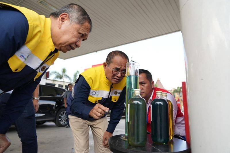 Bahlil Imbau Masyarakat Gunakan Energi Bijak, Larang Penimbunan BBM