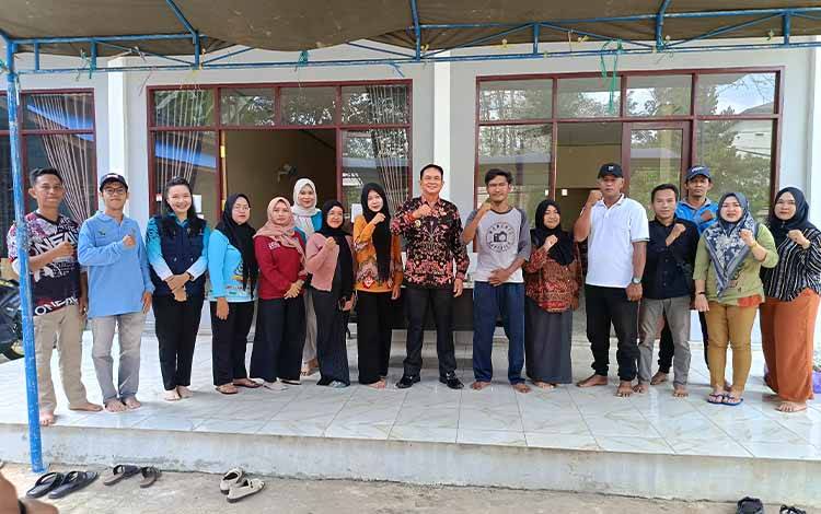 Bupati Bartim Tinjau BUMDes Matabu, Tekankan Kolaborasi Usaha Desa untuk Perkuat Ekonomi Lokal