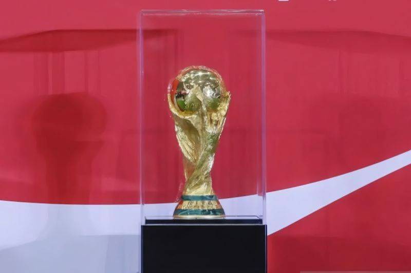 Ilustrasi - Trofi Piala Dunia 2026 diperlihatkan kepada media saat Trophy Tour di Jakarta International Convention Center (JICC), Senayan, Jakarta, Kamis (22/1/2026). (ANTARA FOTO/Asprilla Dwi Adha/nym)