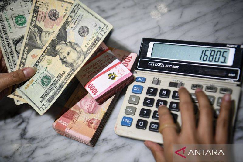 Rupiah Ditutup Melemah ke Rp16.979 per Dolar AS, Tertekan Ketegangan Timur Tengah
