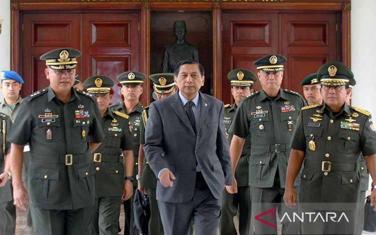 Mengenang Juwono Sudarsono: Gagal jadi Wartawan Malah jadi Menteri