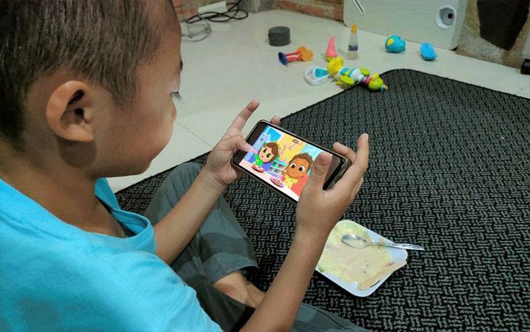 Atasi Anak Tantrum Saat Dilarang Menggunakan Gawai