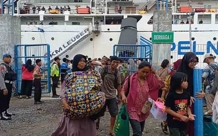 PELNI Prediksi Arus Balik Pelabuhan Sampit Ramai hingga Pekan Kedua April 2026