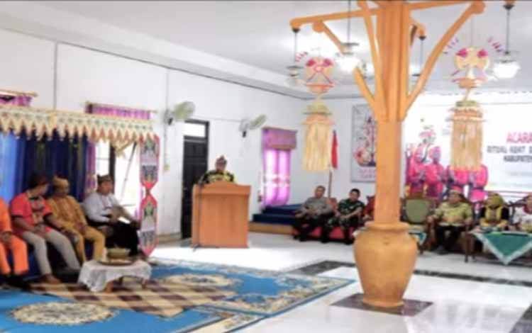 Ritual Adat Balian dan Mamapas Lewu di Balai Basarah Agama Hindu Kaharingan Kabupaten Kapuas, Selasa 31 Maret 2026. (FOTO: Pemkab Kps)