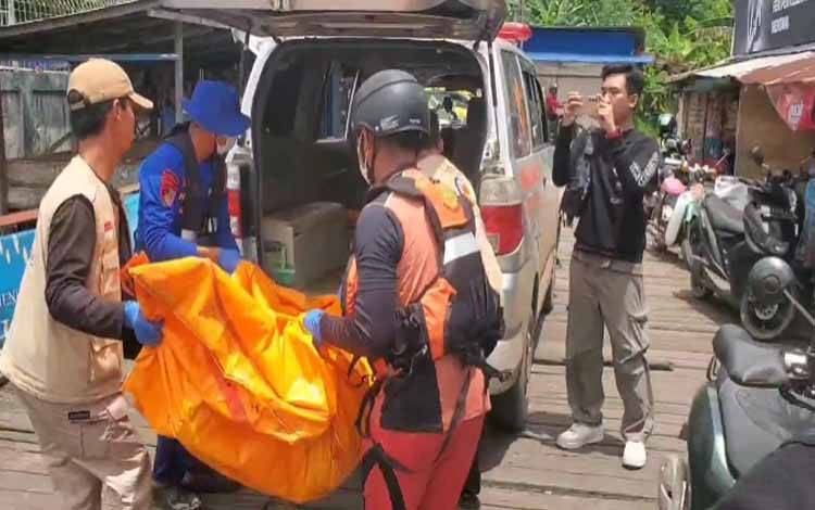 Jenazah Pria Ditemukan di Sungai Mentaya Diduga Korban Kebakaran Kapal di Tanah Mas