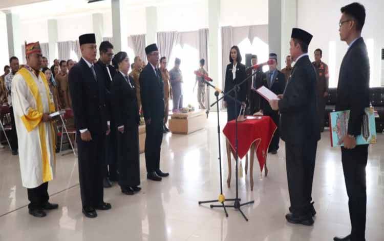 Bupati Katingan Lantik 39 Kepala Sekolah Baru