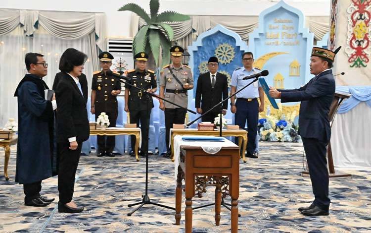 Gubernur Kalimantan Tengah, Agustiar Sabran, resmi melantik Linae Victoria Aden sebagai Penjabat (Pj) Sekretaris Daerah (Sekda) Provinsi Kalteng, Selasa malam, 31 Maret 2026.