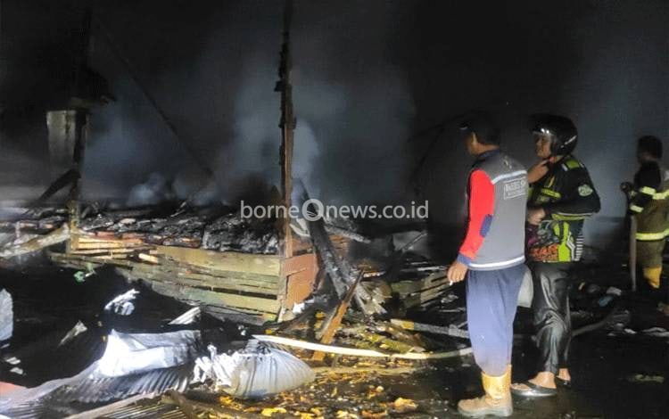 Rumah Warga di Landasan Ulin Barat Banjarmasin Hangus Terbakar